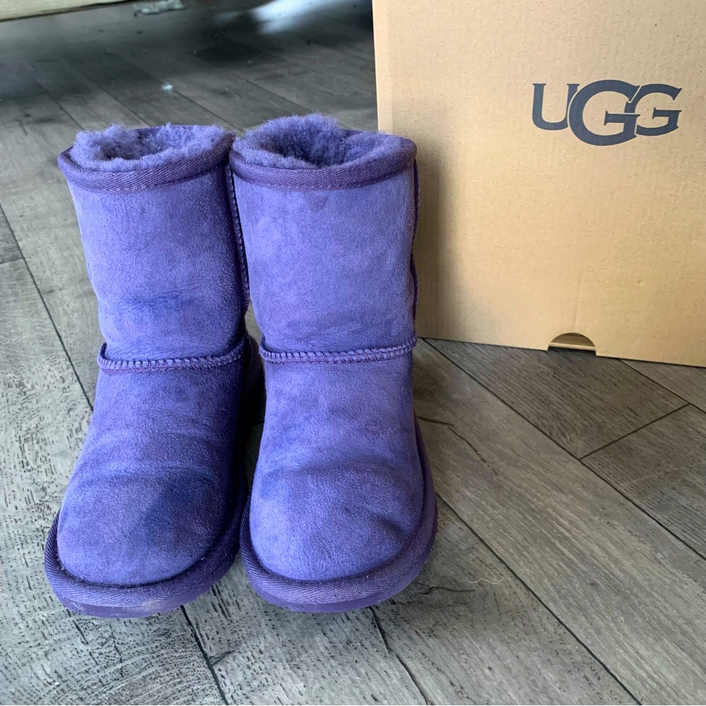 UGG Kids Classic II Shimmer | Size 1 | Purple